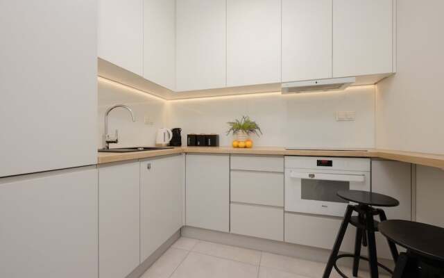 Komputerowa Studio Warsaw by Renters