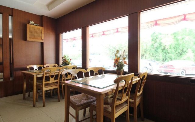 Leon Inn Nagoya