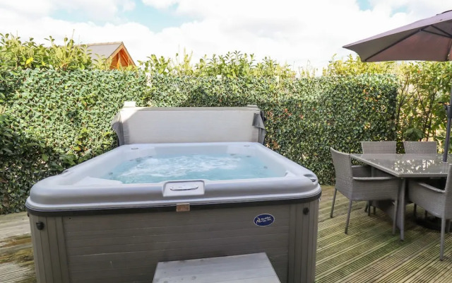 Lily-pad Lodge