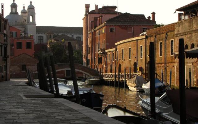 Ca' San Trovaso - 6 Rooms