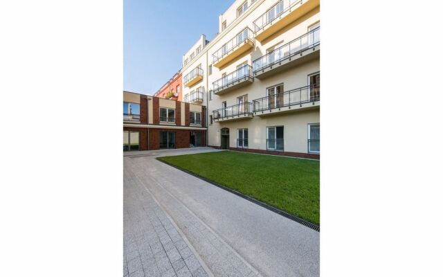 City Lights Apartments - Arianska