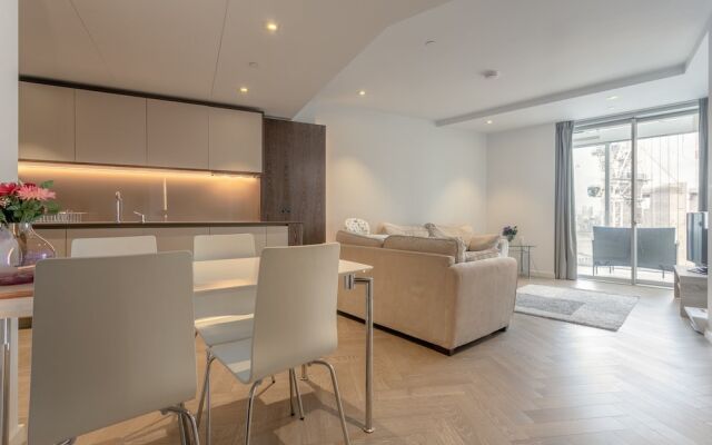 Incredible 1 Bedroom Penthouse with Balcony in Battersea