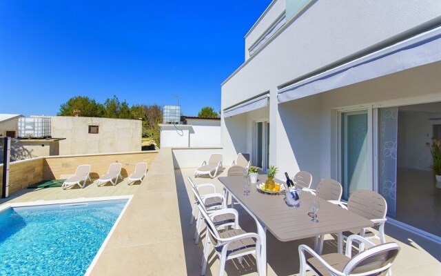Apartments Villa V
