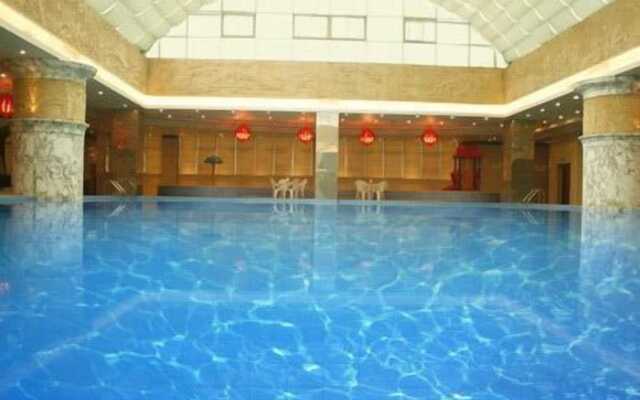 Days Hotel and Suites Jiaozuo