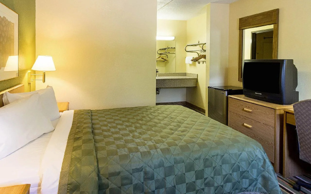 Motel 6 Ashland, OH
