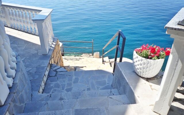 Apartments Lilly BY THE SEA