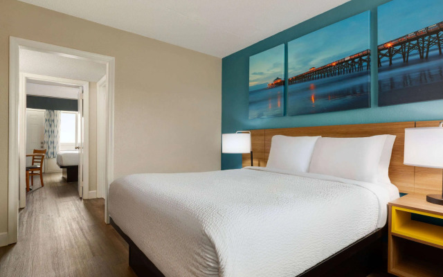 Days Inn by Wyndham Myrtle Beach-Beach Front