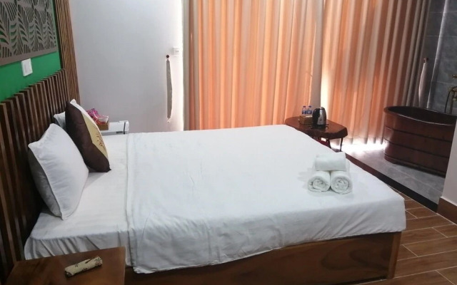 Plus Hotel - Hostel