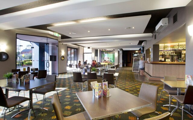 Nightcap at St Albans Hotel