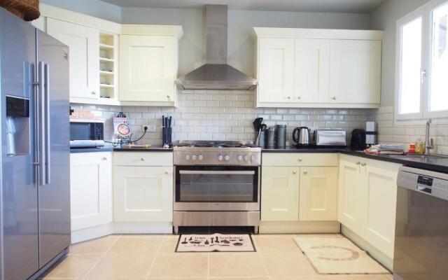 La Villa a Chateau Franc-Daut Sleeps 6