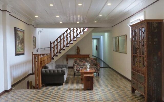 Hotel Colonial