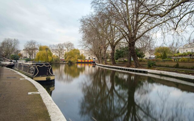 Welcoming Little Venice Home by the Canal