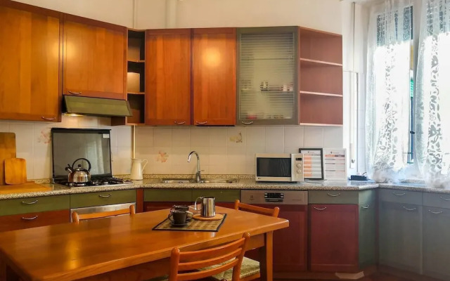 JOIVY Wooden Guerrini Apartment