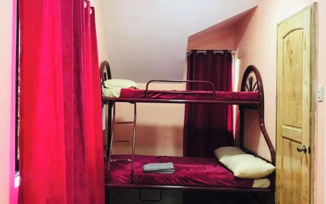 3 Bedrooms 2 Storey House!