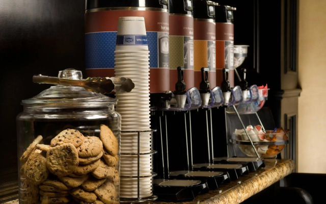 Hampton Inn & Suites Waco-South