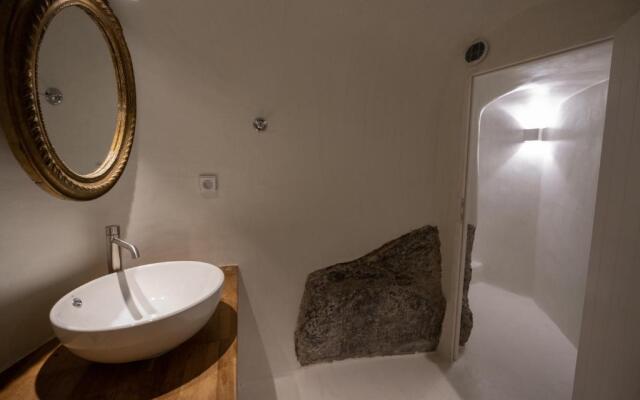 Astrea Suites Notus Dome House