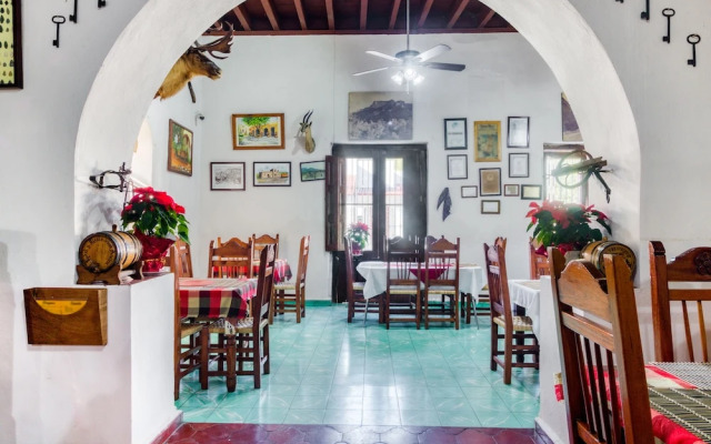 Oyo Restaurante Y Hotel Ancira