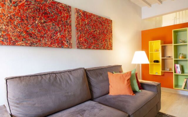 House Glicine Lucca