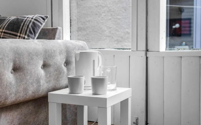 Room-charming Edinburgh Guest Room With