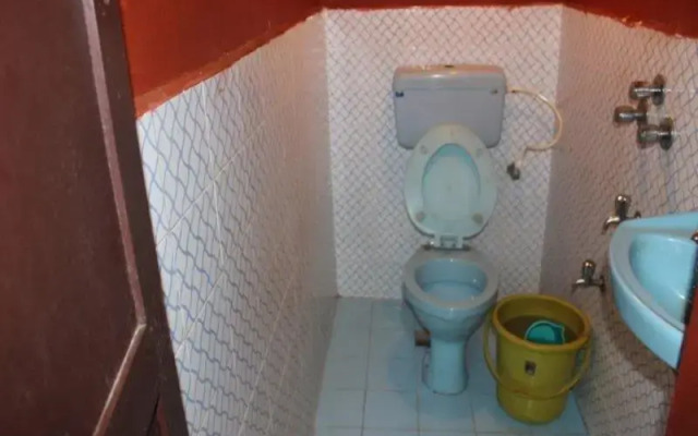 OYO 86419 Guru Guest House