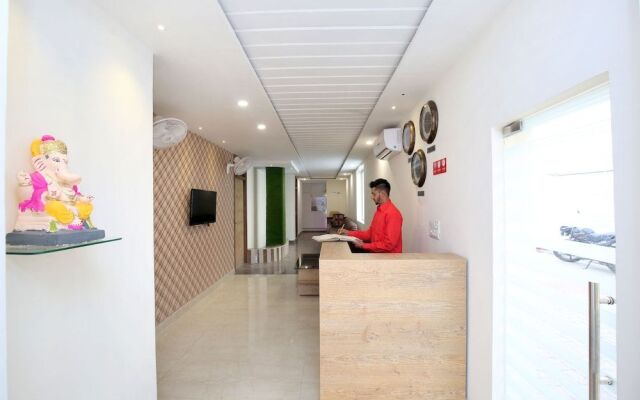 OYO 24442 Amaze Inn