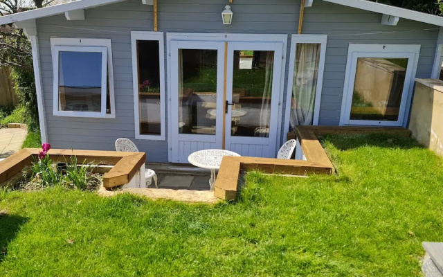 Pet Friendly Private Cabin Town Eurotunnel Beach