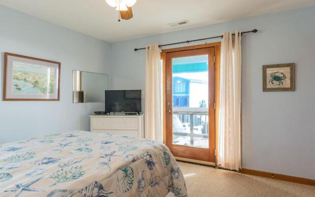 StingWray Cove by Oak Island Accommodations