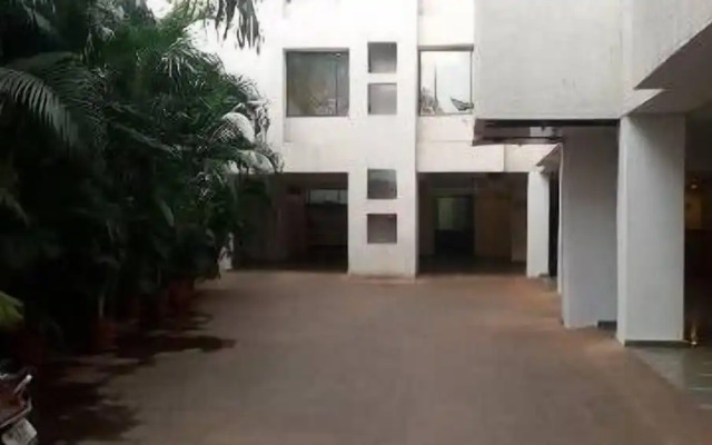 Hotel Basera