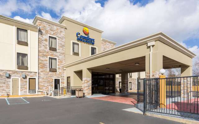 Comfort Inn & Suites Airport