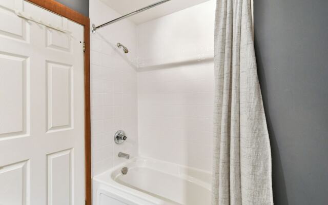 Les Haut Bois Condominiums -RVMT