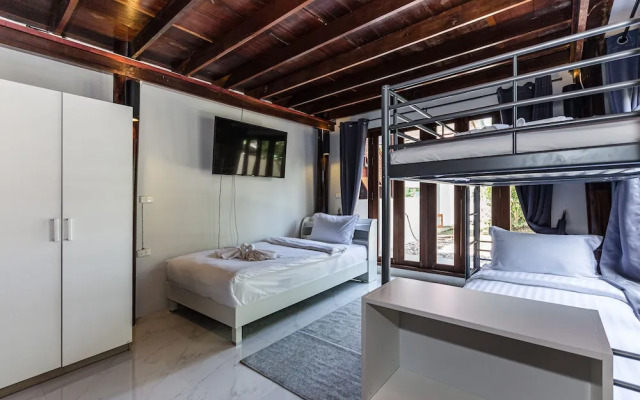 ModernTraditional4Bedroom PoolVilla T70