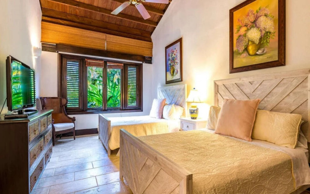 Sunny Vacation Villa 56