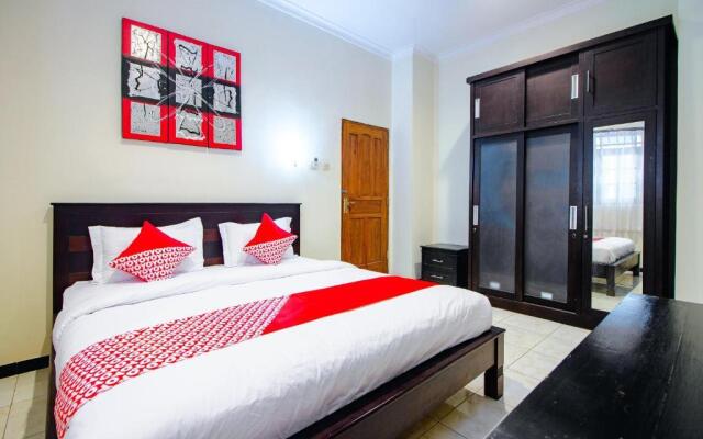 OYO 1650 Griya Joglo Homestay