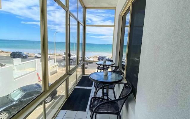 Unwind Esplanade Beach Escape No 5