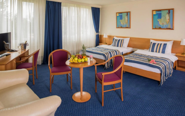TOP HOTEL Praha & Conference Centre