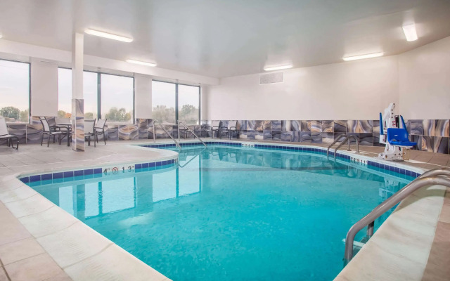 La Quinta Inn & Suites by Wyndham Pontoon Beach