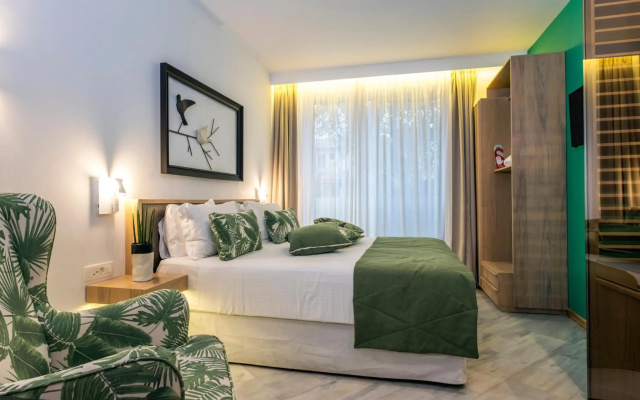 Kalamaki Luxury Suites