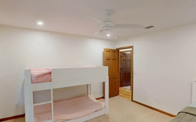 Live Oak Hideaway 4 Bedroom Home