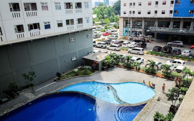 Comfort 2BR with Pool View Green Pramuka City Apartment