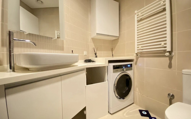 Sleek Residence Flat in Atasehir