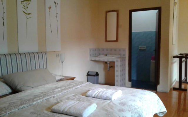 Villa Tunas Alam Mutiara