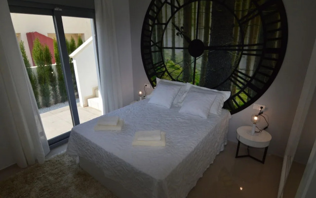 Villa With Garden & Roof Deck