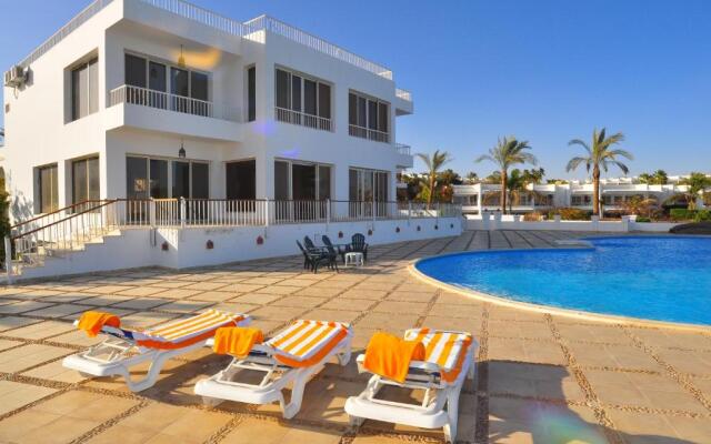 Carlton Luxury Resort