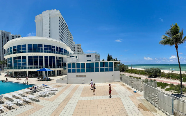 Castle Beach Club Apartments