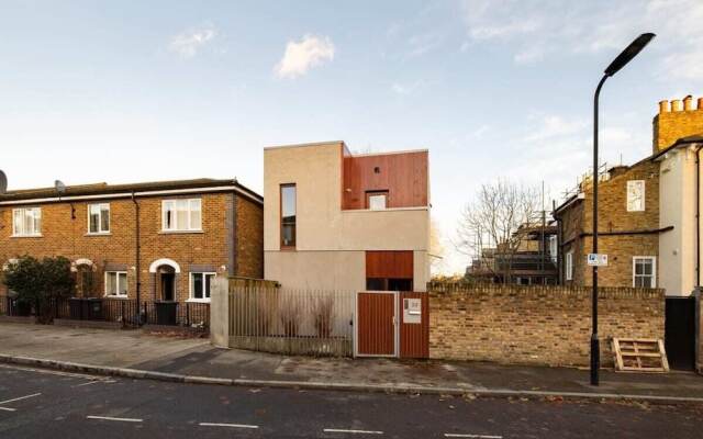 The Victoria Park Sanctuary - Stunning 2bdr Flat