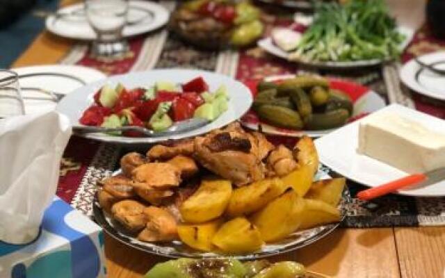 Areni Lodge Guest House & Cottage