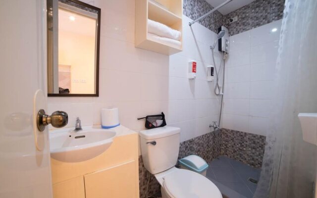 RedDoorz Plus @ Ruby Las Pinas Weekly Stay