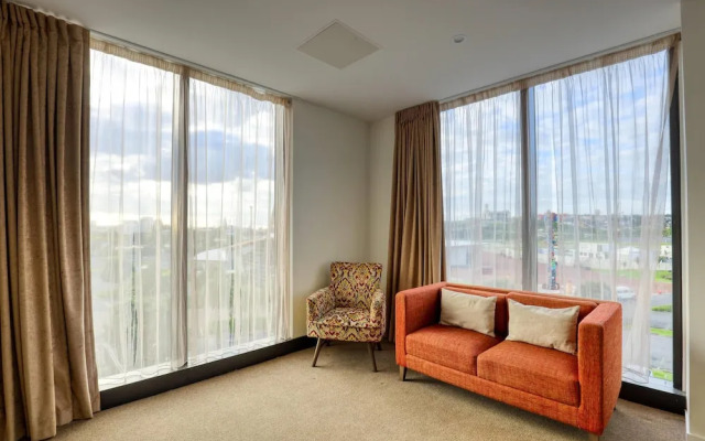 Ramada Suites by Wyndham Auckland Manukau Pacfic Centre