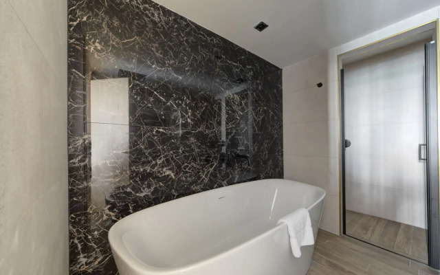 Land's End Boutique Hotel