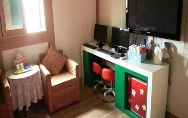 Goodstay Hotel I